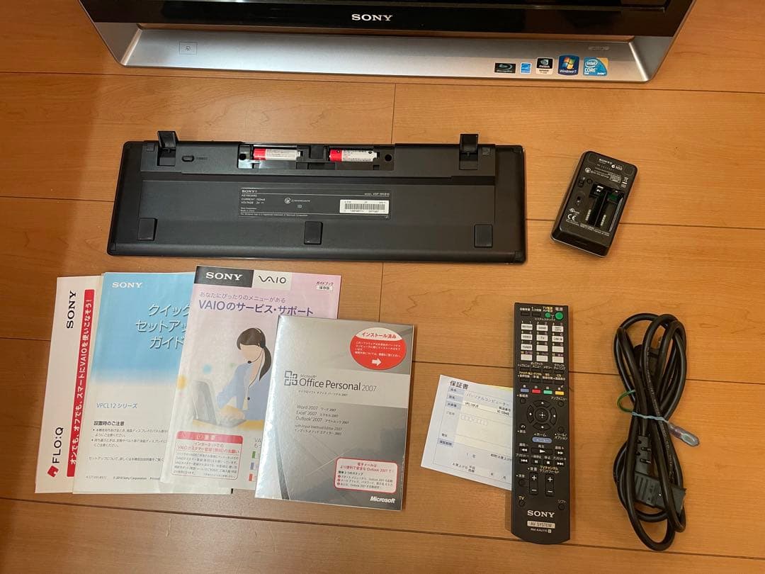 ★ソニー VPCL 128F J/S VAIO パソコン本体と付属品