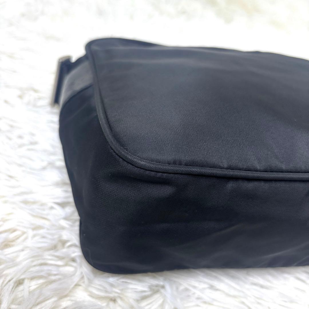 PRADA プラダ　テスートナイロン　ショルダーバッグ　カメラバッグ　三角ロゴ