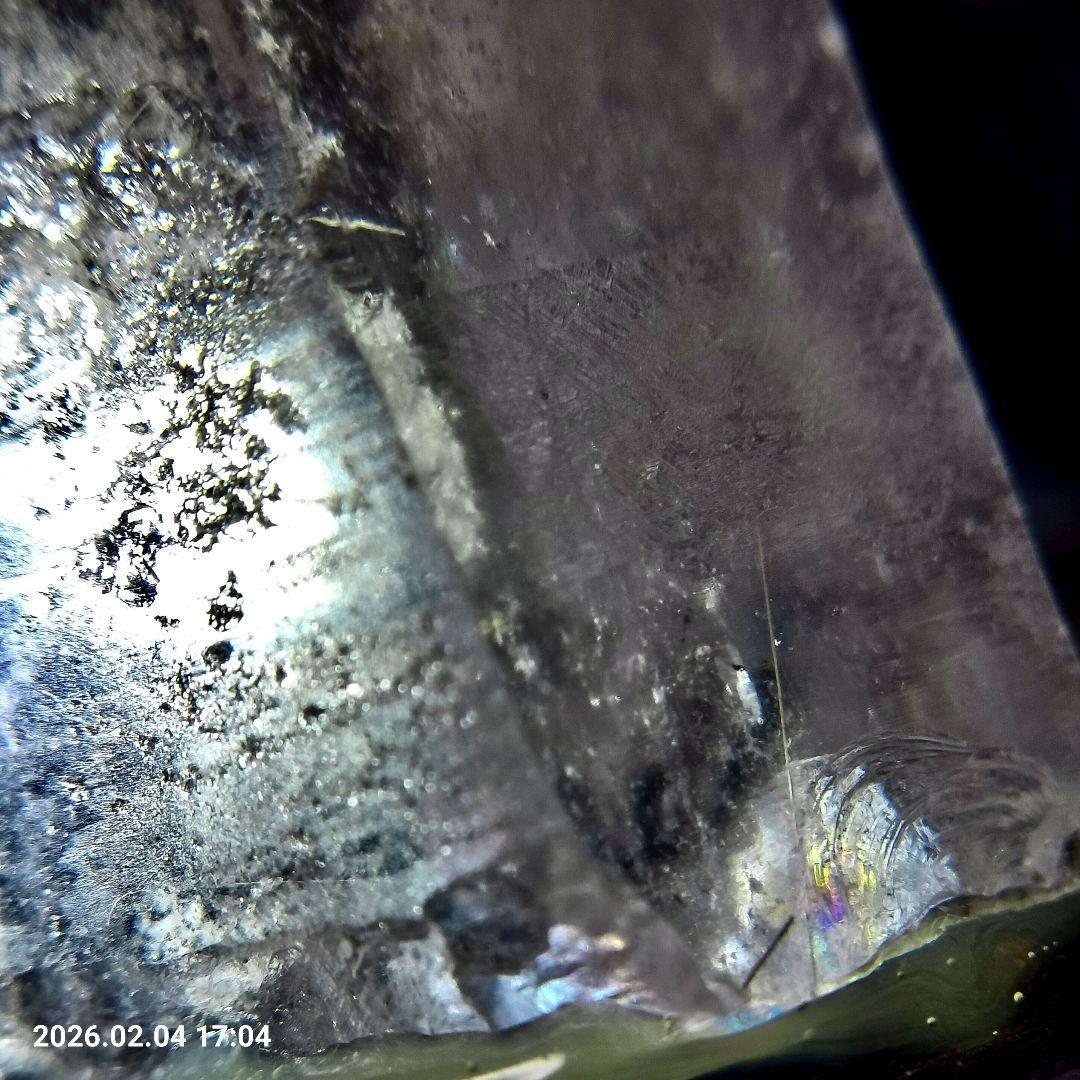 天然水晶 ホワイトガーデンポイント原石 ルチル 虹 アイリス ファントム 台座付