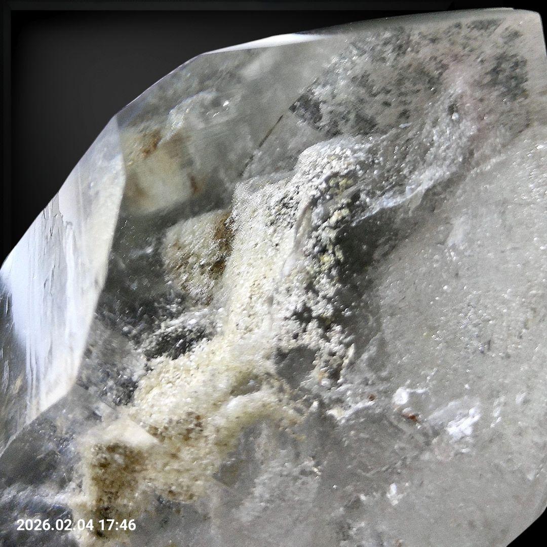 天然水晶 ホワイトガーデンポイント原石 ルチル 虹 アイリス ファントム 台座付