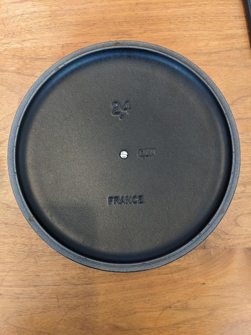 【LE CREUSET/ル・クルーゼ】ココット・ロンド 24㎝　マットブラック