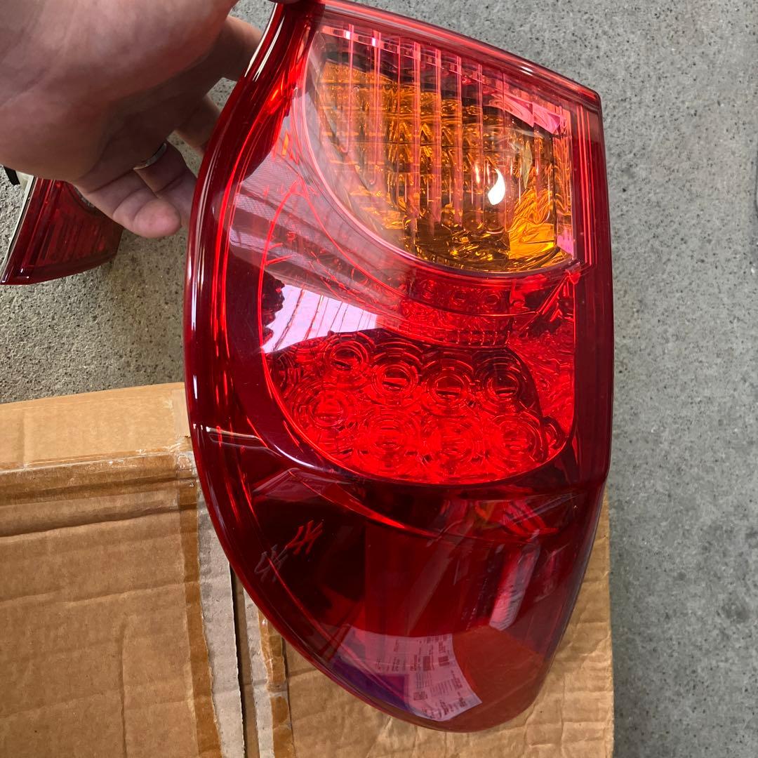 【値下げ交渉可能】TOYOTA マークX 純正　テールランプ　130 左右セット