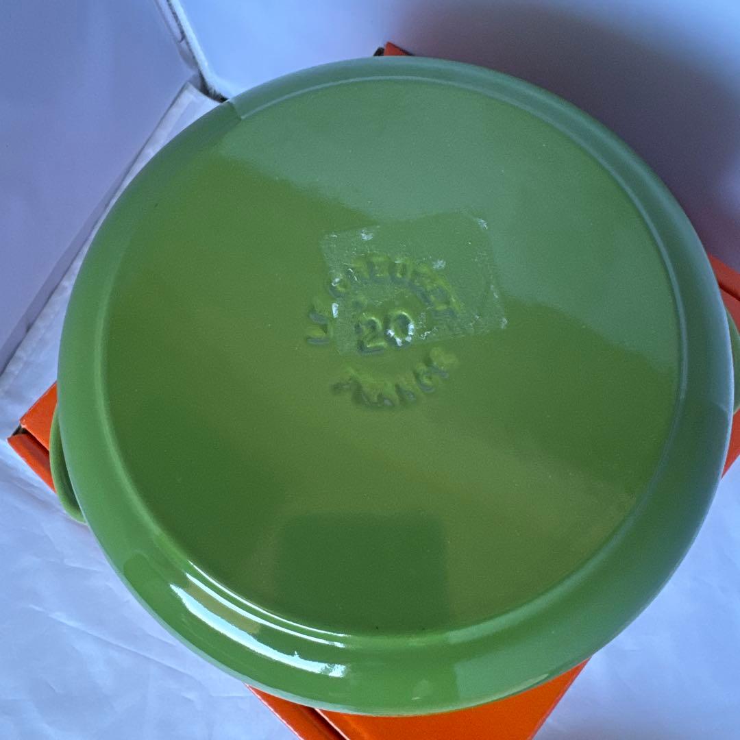 703　ル・クルーゼ 20㎝ 限定カラー PALM LE CREUSET