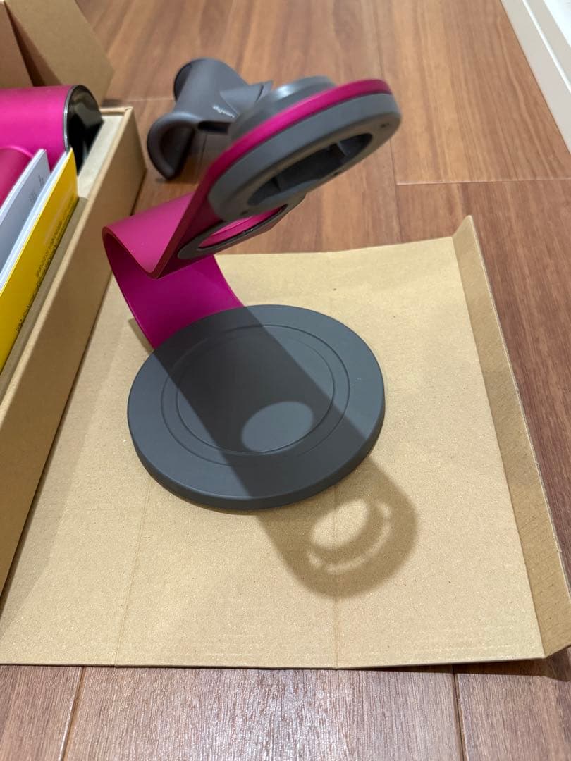 Dyson ヘアドライヤー 限定色＆限定付属品(母の日) ＋浮き毛ツール