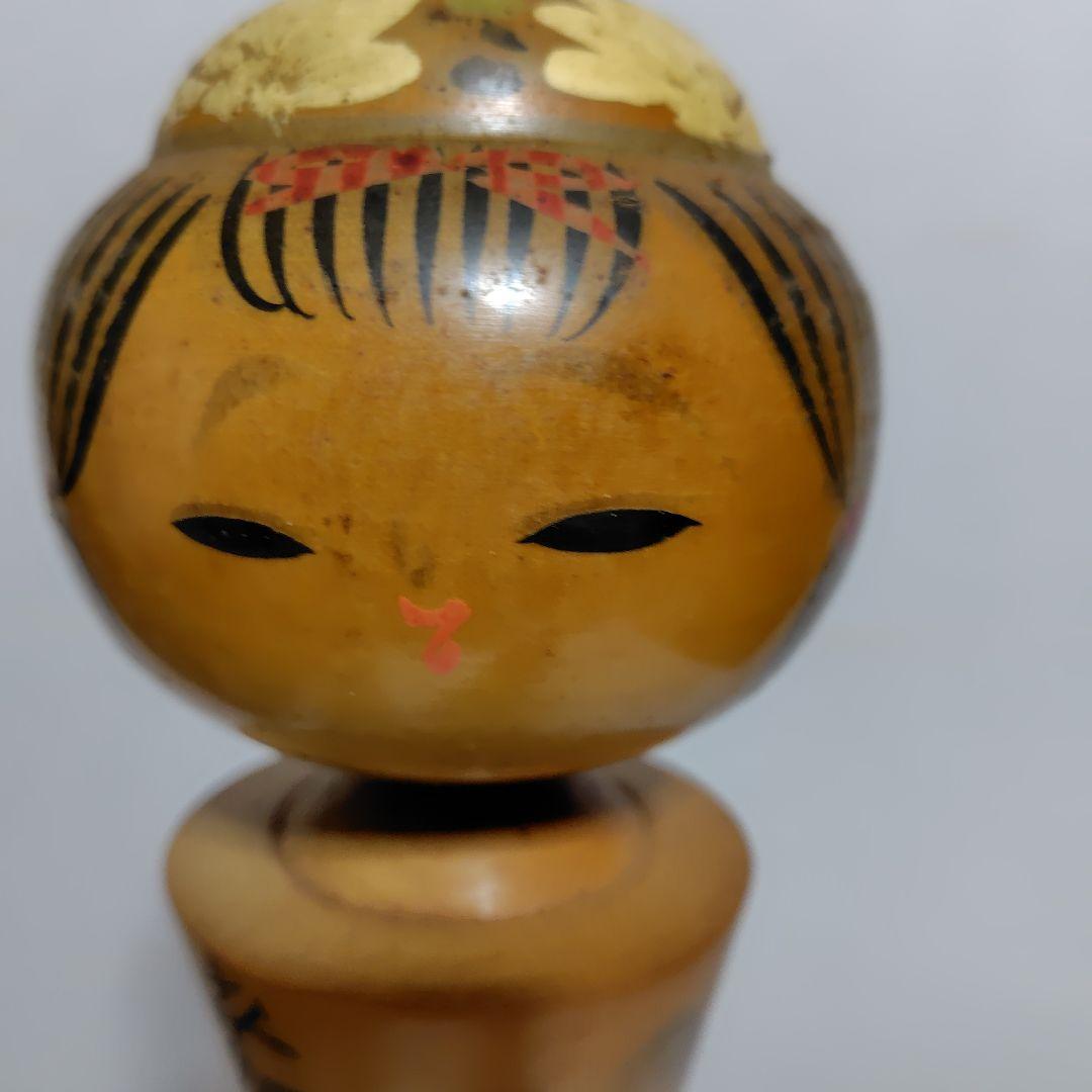 年代物の小芥子です。高さ34cm