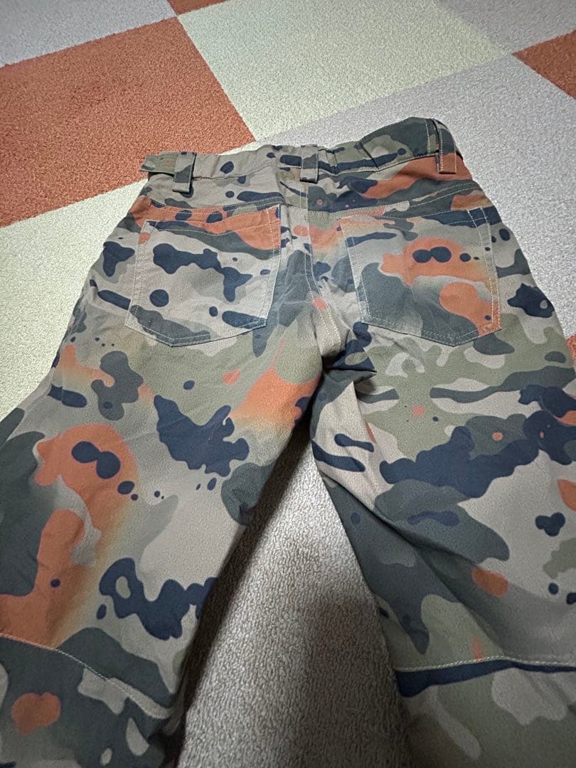 BURTON 迷彩柄 スノーボードウェア Mサイズ