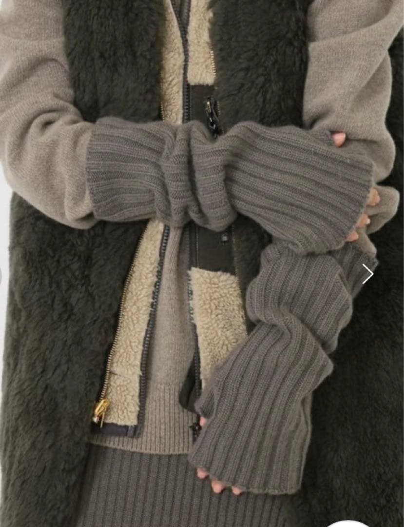 【クリーニング済】カシミヤ100% ドゥーズィエムクラス アームウォーマー　黒