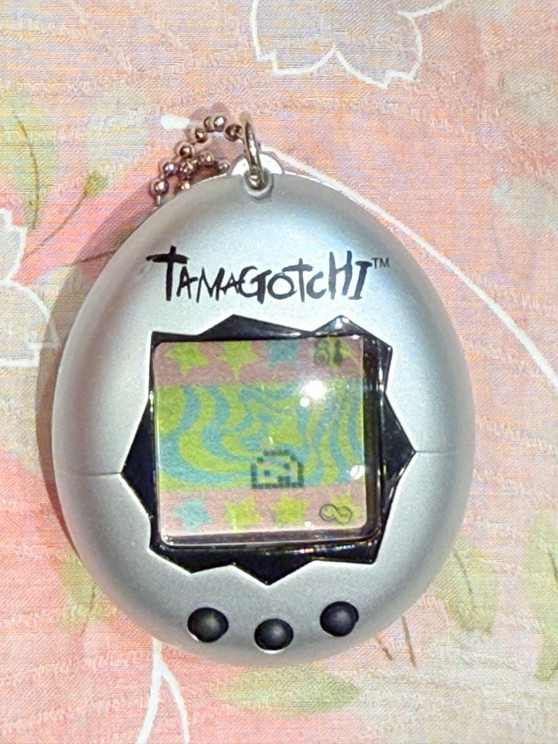 【動作確認済】ヨーロッパ版たまごっち 銀 黒フチ GEN2