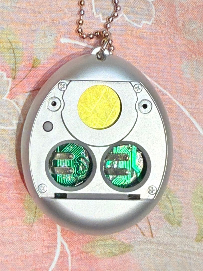 【動作確認済】ヨーロッパ版たまごっち 銀 黒フチ GEN2