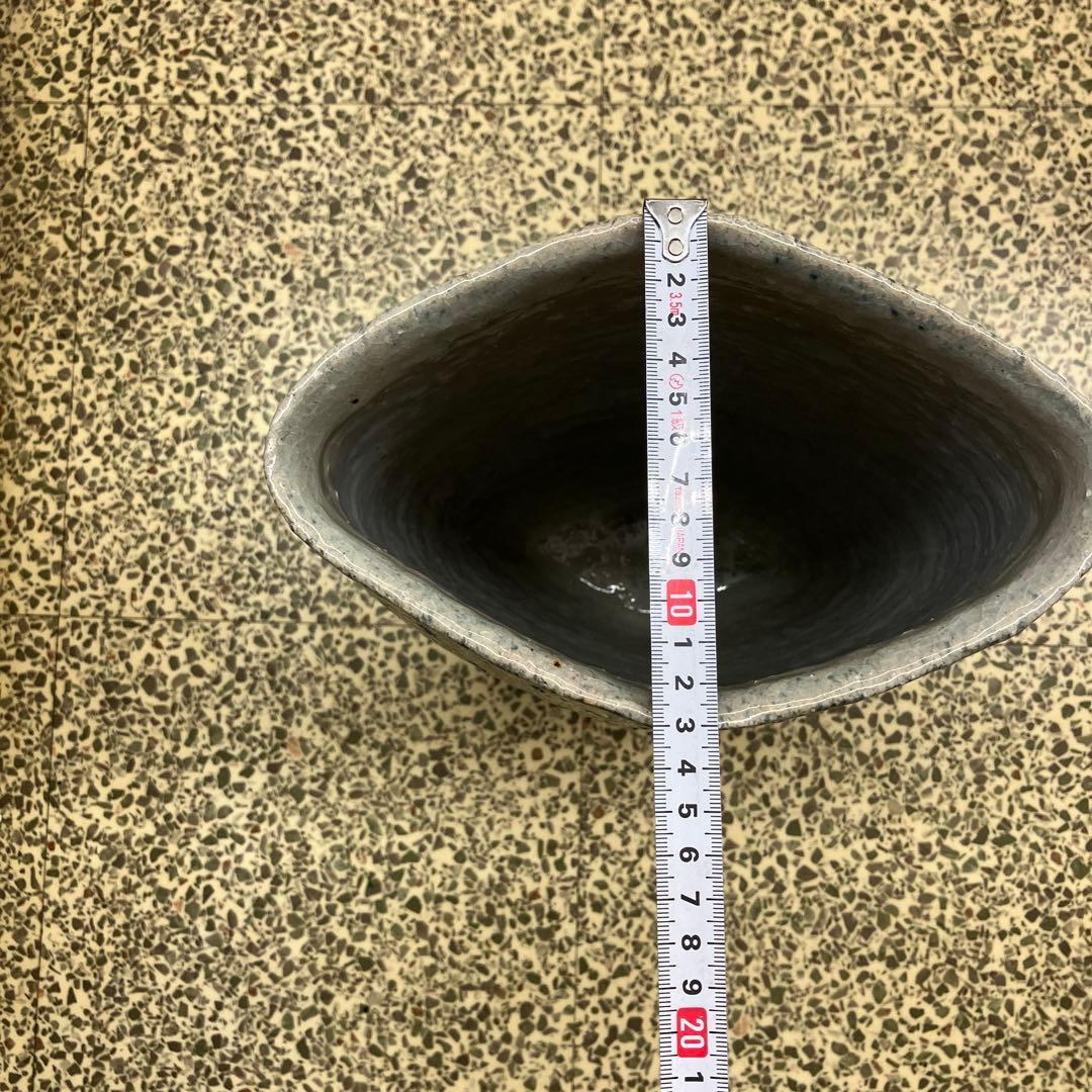 信楽焼手造り花器吹藍楕円