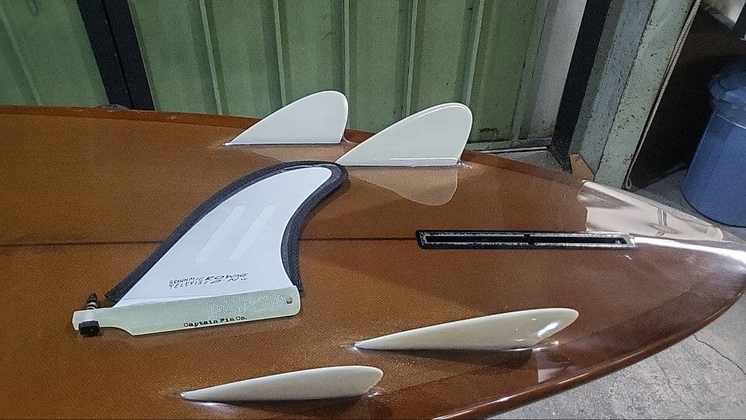 送料込み　DEADKOOKS HELLHOUND 6.9　フィン付き