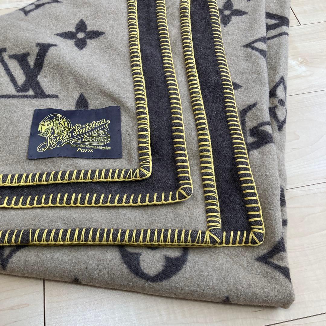 LOUIS VUITTONルイヴィトン　ブランケット毛布