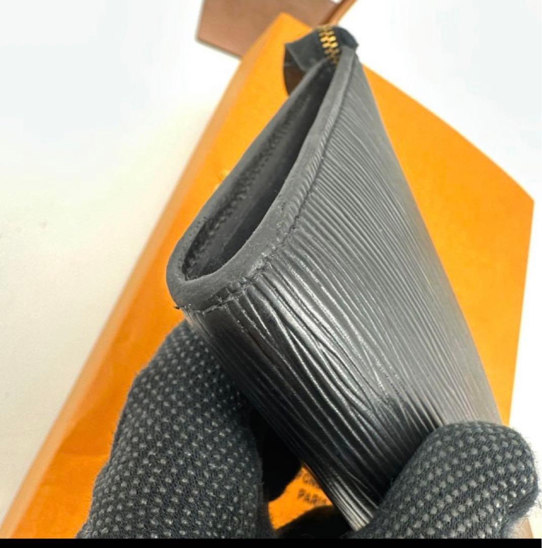 Louis Vuitton エピレザー ブラック クラッチバッグ