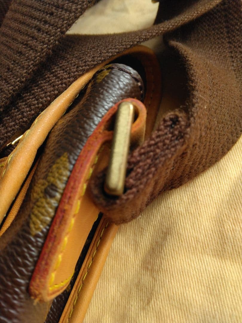 LOUIS VUITTON メッセンジャーボスフォールモノグラム