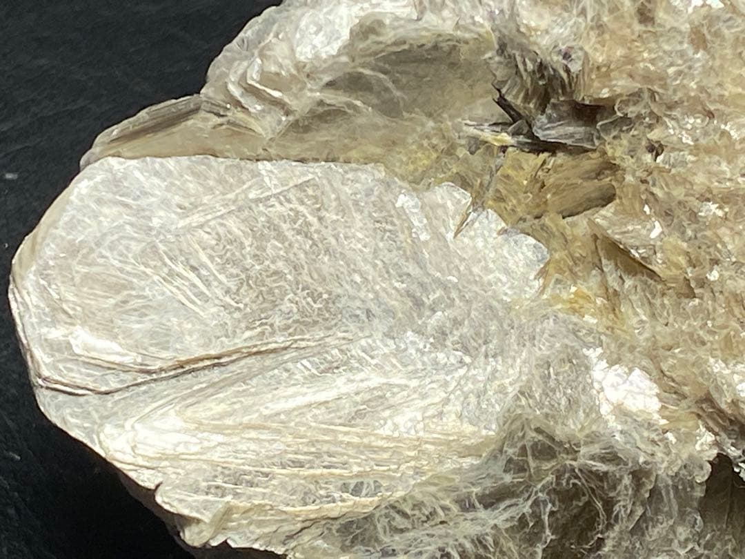 アクアマリン　マイカ　147g