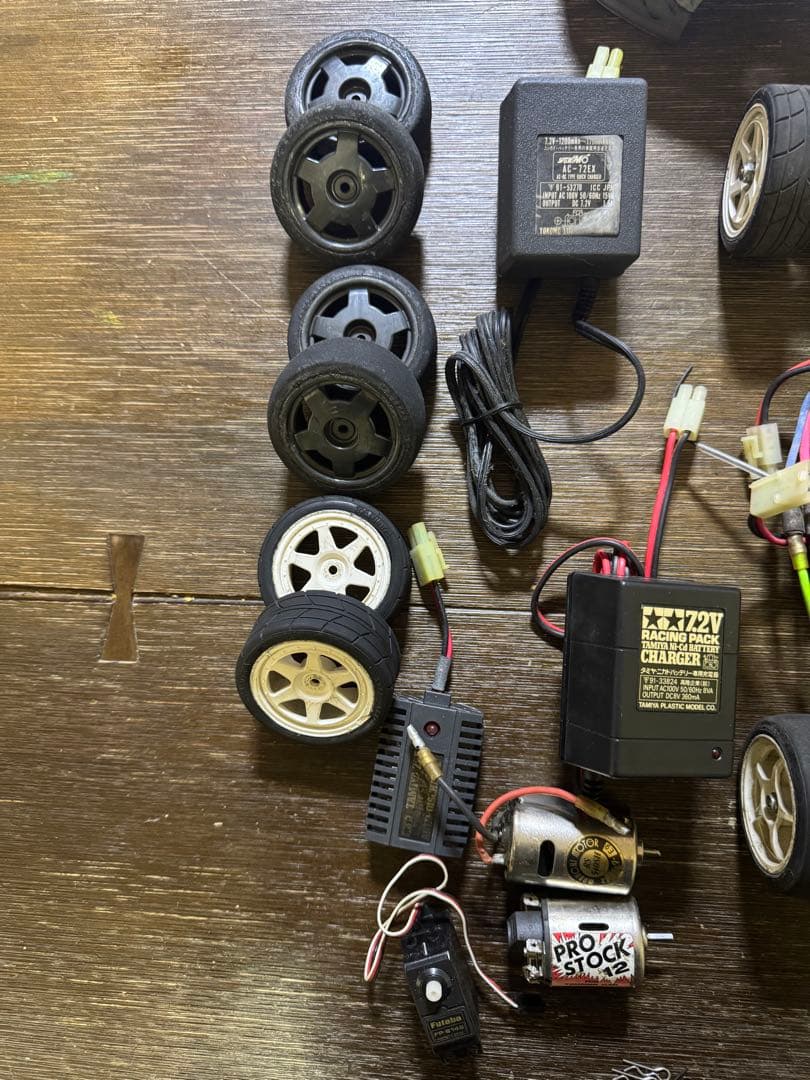 に*ン様 ラジコン　トヨタ　スープラ　部品パーツ多数　まとめ売り