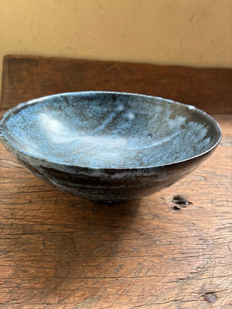 小野哲平作 19.5cm 青色と黒の陶器ボウル