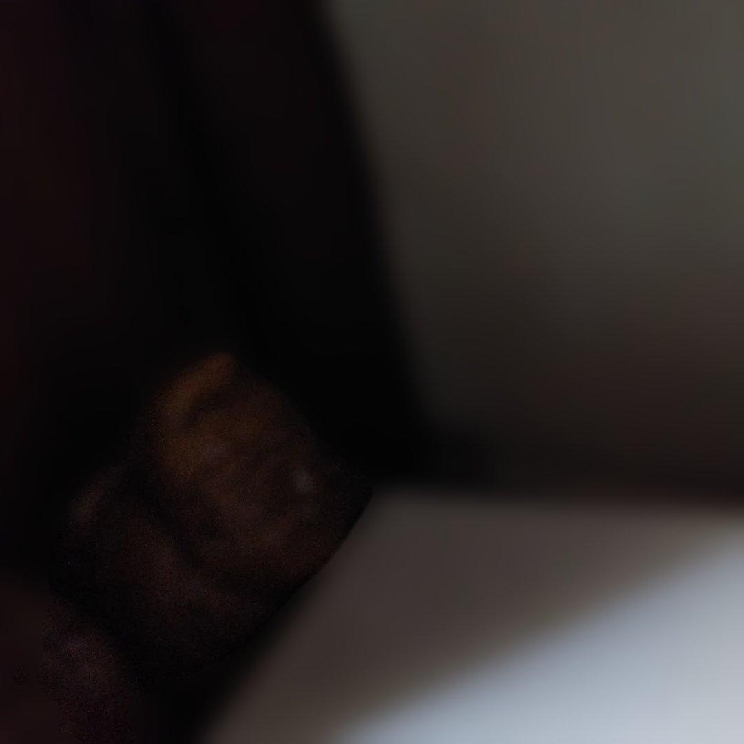 少女の陶器フィギュア 青いドレス