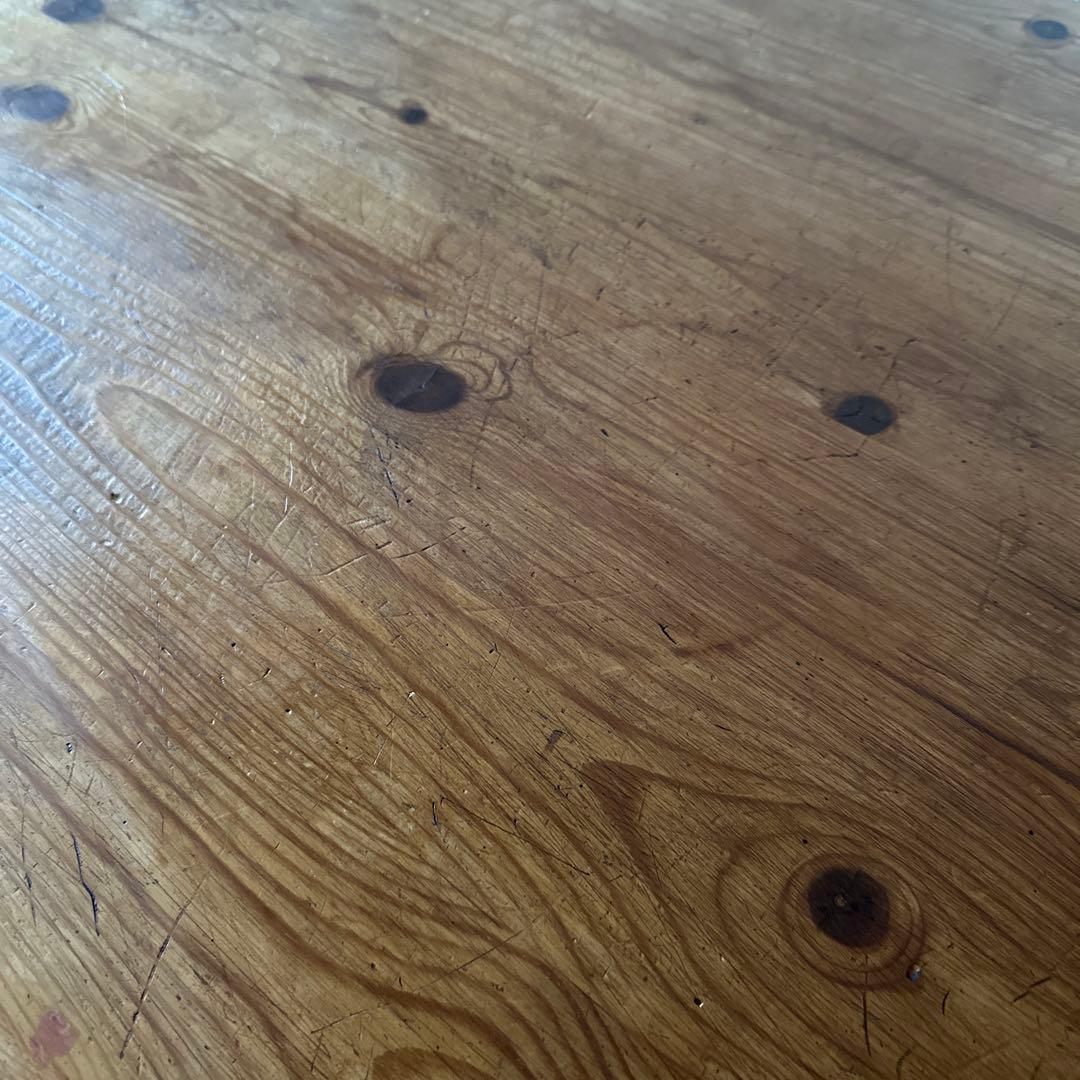 2/10まで。早く売りたいのでお値引きします！ ペニーワイズ　ダイニングテーブル