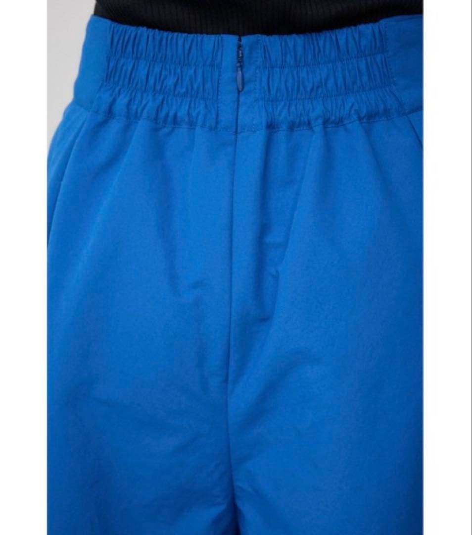 新品未使用タグ付き✨PLUS✨今期✨ デフォルメーションコクーンパンツ✨BLUE