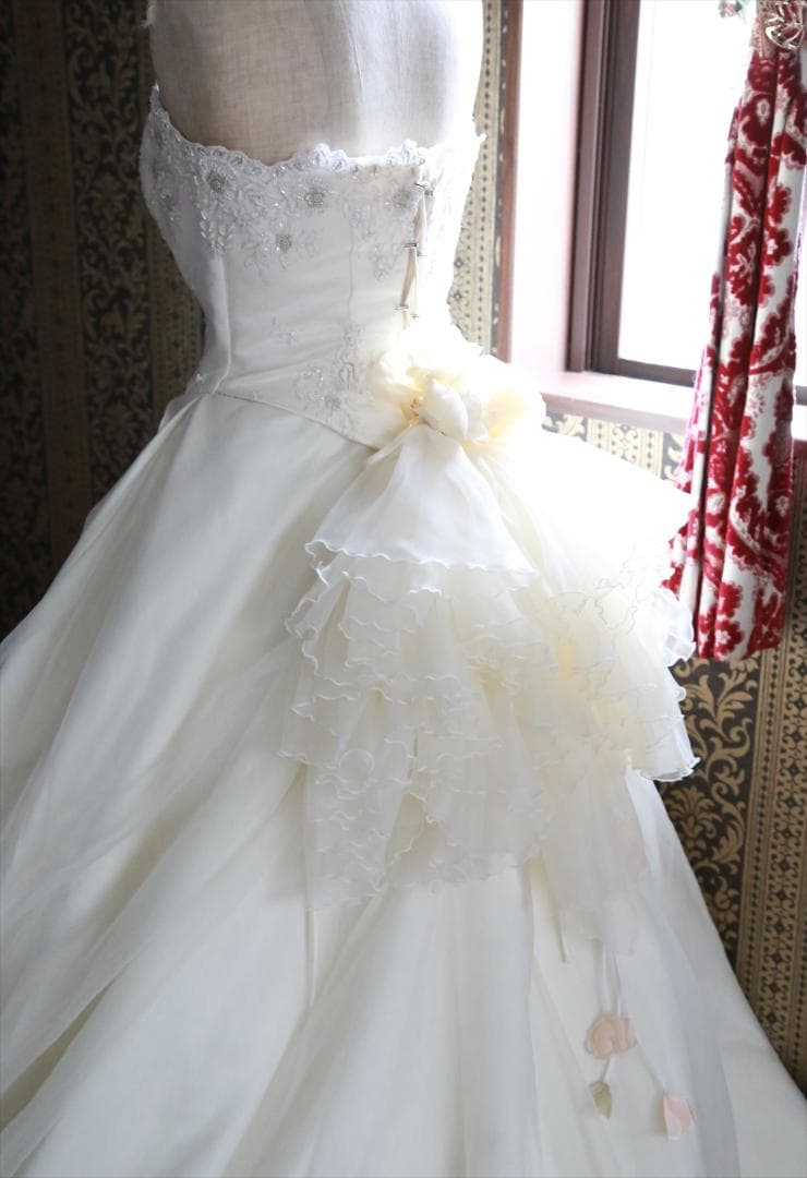 王道デザイン高級ウエディングドレス9号11号13号M~LLサイズ編上げ調節可能