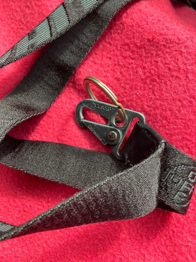 OFF-WHITE ネックストラップ　希少カラー