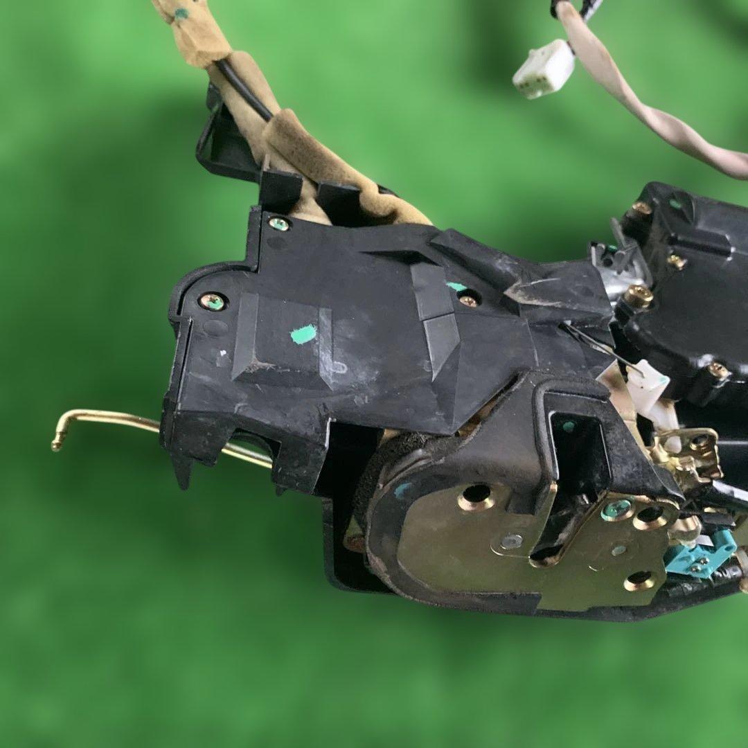 トヨタ　セルシオ　30 31 後期　純正ドアロックアクチュエーター　左前　中古品