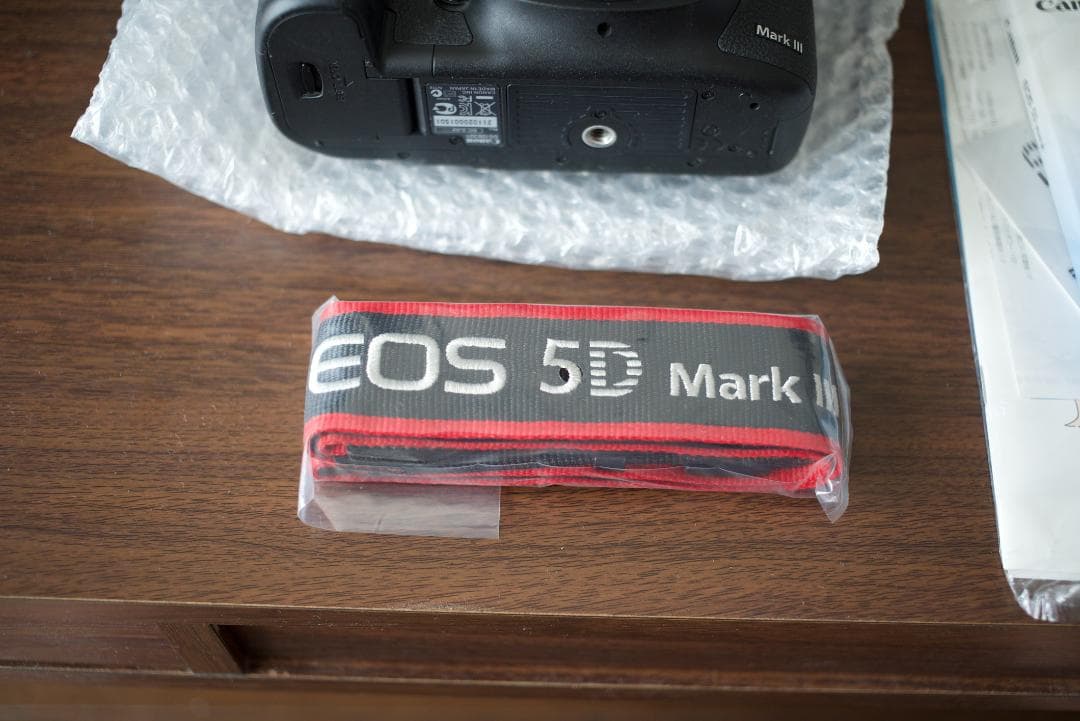 Canon EOS 5D Mark III 本体と付属品 キヤノン