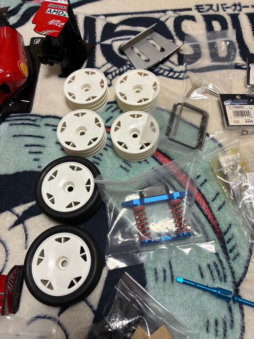 お買得 当方不要品まとめ売り シャーシ ボディ ホイール パーツ など