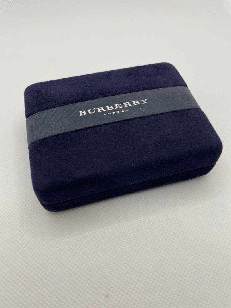 【BURBERRY】ネクタイピン 白×シルバー