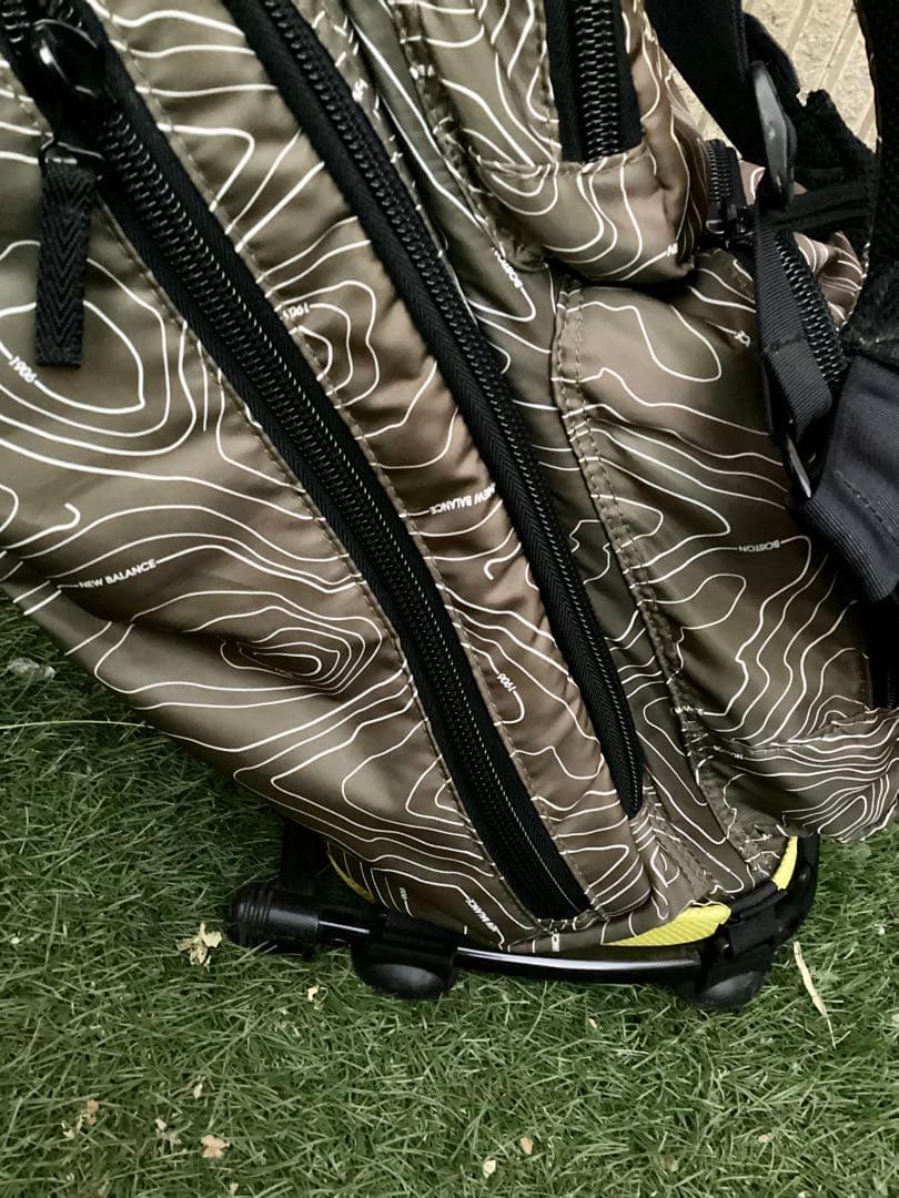 y*0様 ニューバランス等高線プリントアルミフレームスタンドキャディバッグ