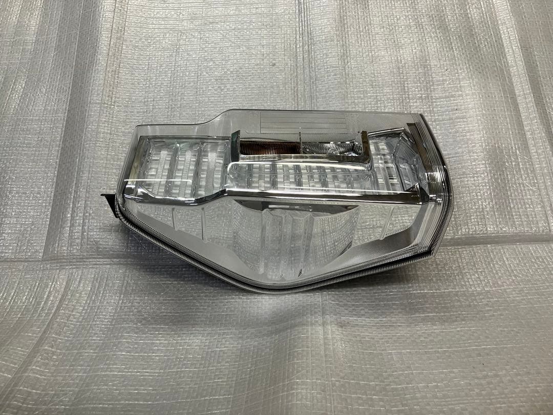 ♦︎ダイハツ★タントカスタムLA600S左純正テール♦︎インナーメッキタイプ♦︎