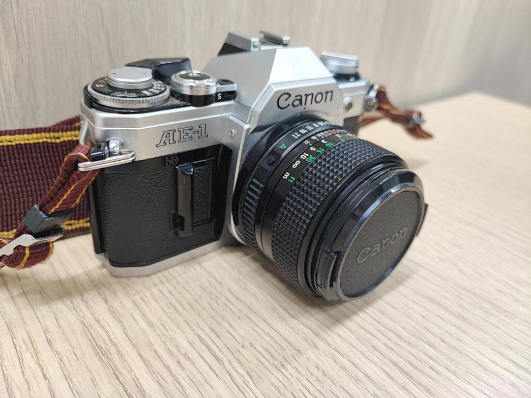 Canon AE-1 フィルム一眼レフカメラ 50mmレンズ付 実働品