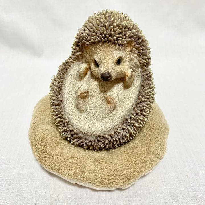 【リボン付きドーナツクッション】数字とハリネズミ柄×タオル地