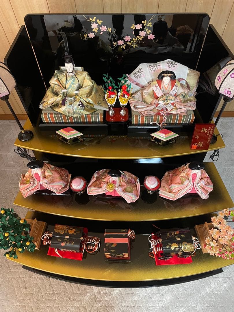 豪華な雛人形セット　三段　本金蒔絵　☆美品☆