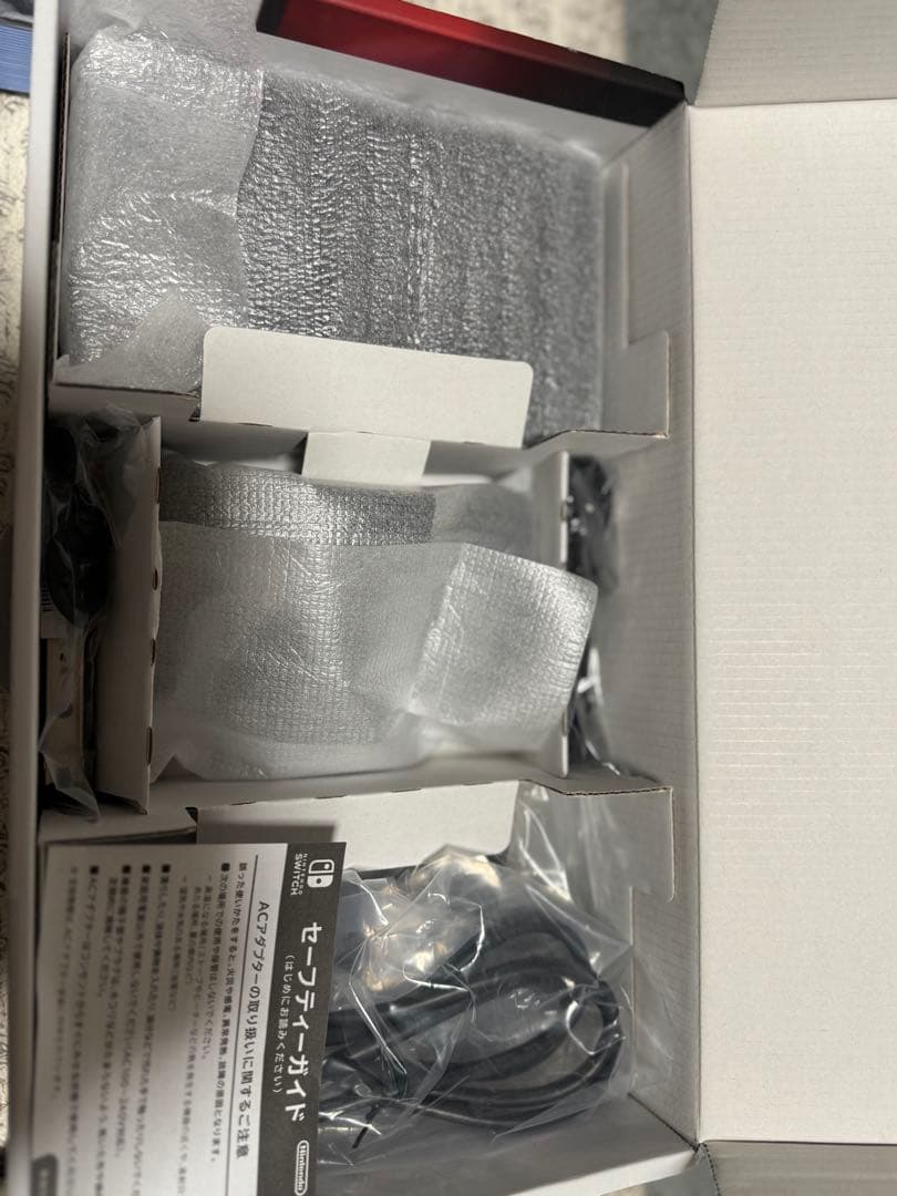 Nintendo Switch ネオンブルー　ネオンレッド