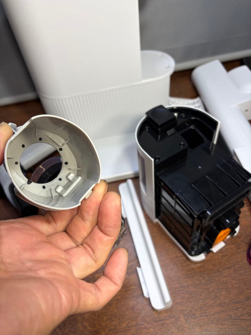 Sharkコードレススティッククリーナー LC150J T6管理番号1025 ￼