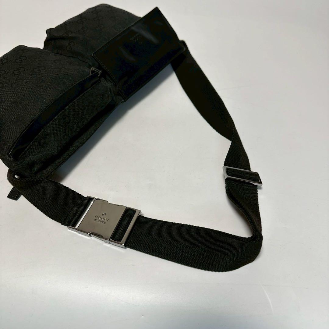 r17【美品】グッチ　GGキャンバス レザー　ブラック　ウエストポーチショルダー