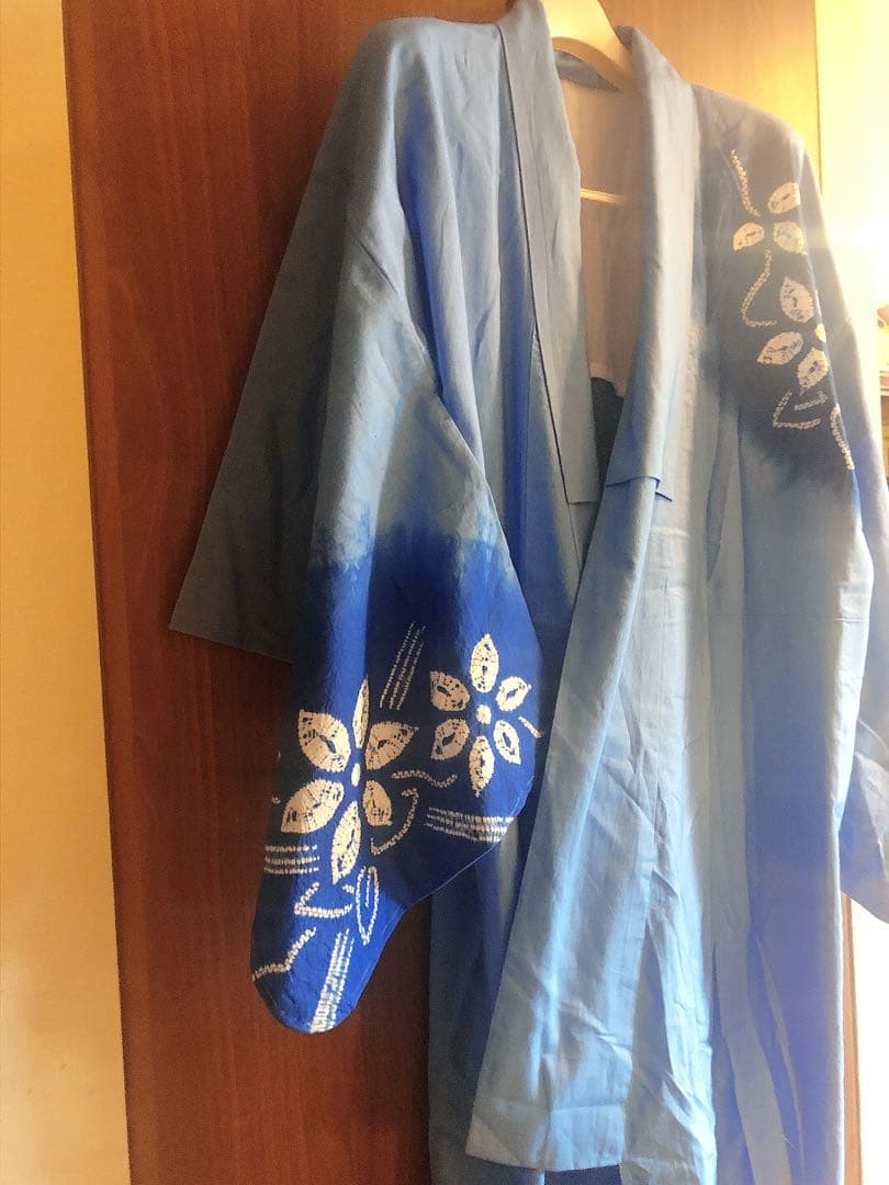 中古美品　有松鳴海絞り　浴衣　絵羽の付け下げ調が可愛い♡ぼかしのブルー水色　お花
