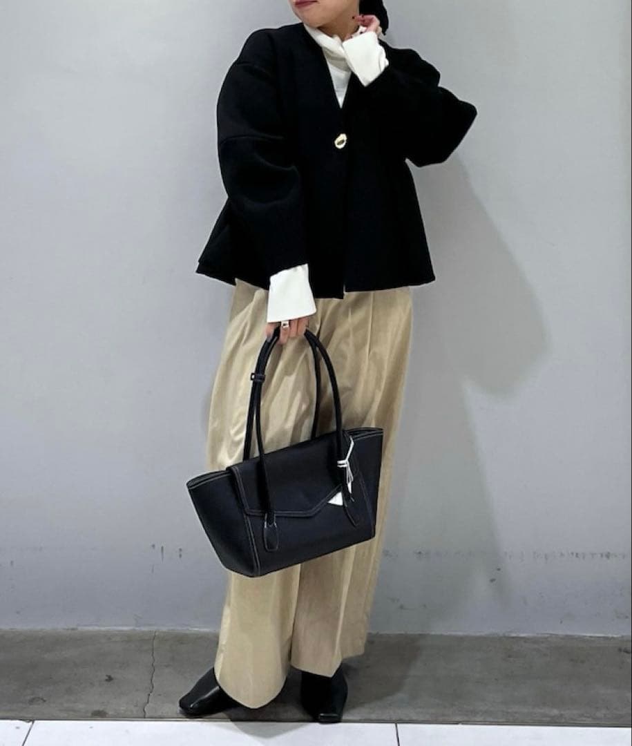 アダムエロペ エッグブローチ付ペプラムカーディガン　黒　F