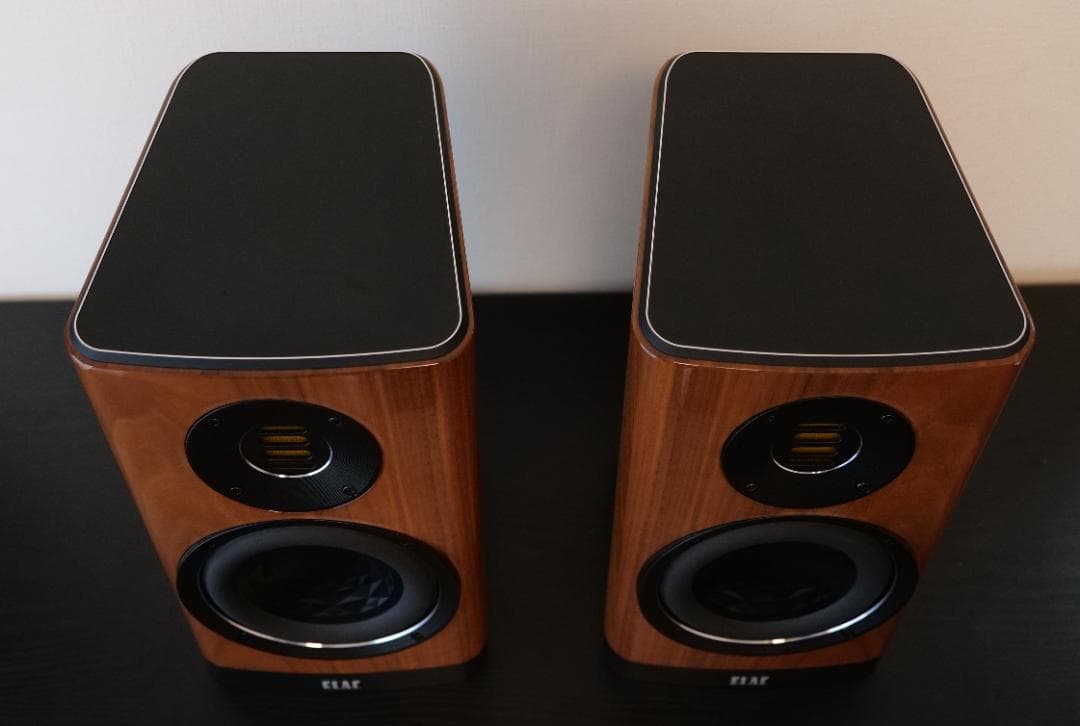 スピーカー・ウーファー Elac Vela 403 BS403 walnut