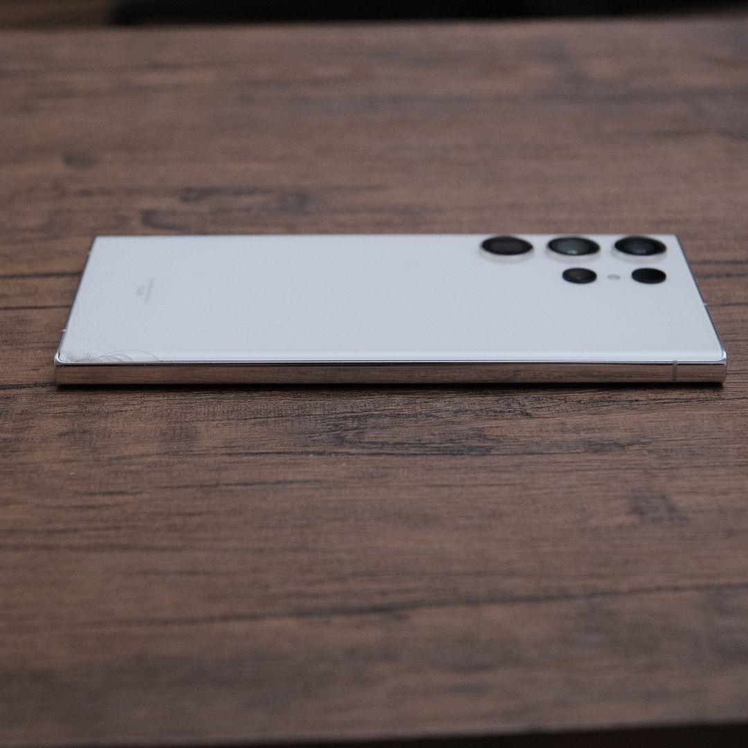 Galaxy S23 Ultra (SCG20) au版 + おまけ付き