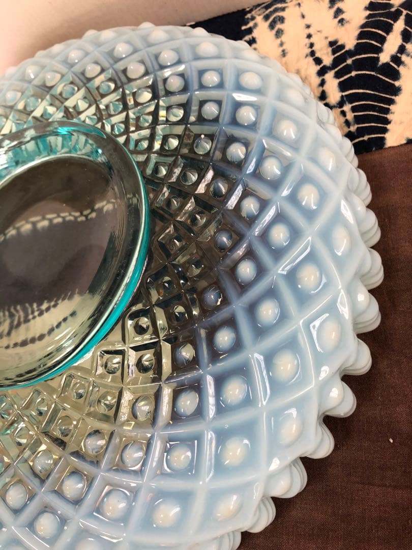 セール‼️断捨離逸品　 縁波形フリル ブルーオパールセントボウル