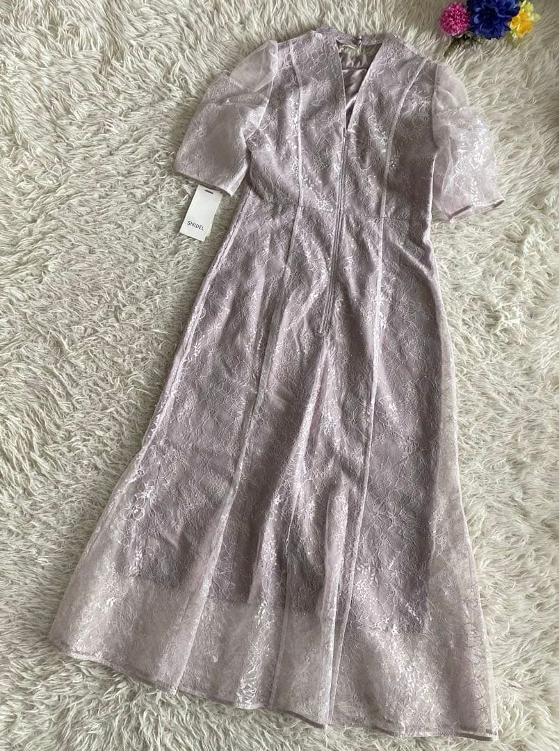 ka新品タグ付き　SNIDEL スパンコールレースドレス 1サイズ