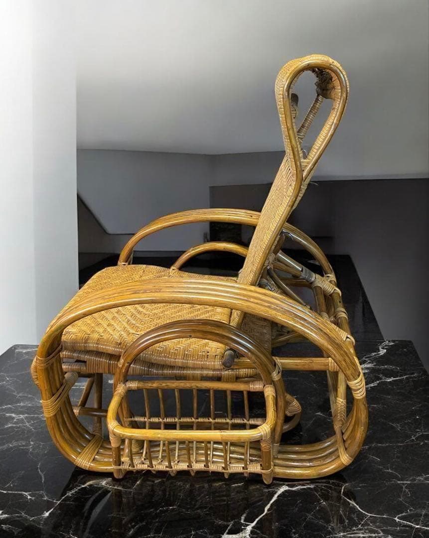 安心のたのメル便★ラタンのリクライニングチェア　オットマン、マガジンラック付き