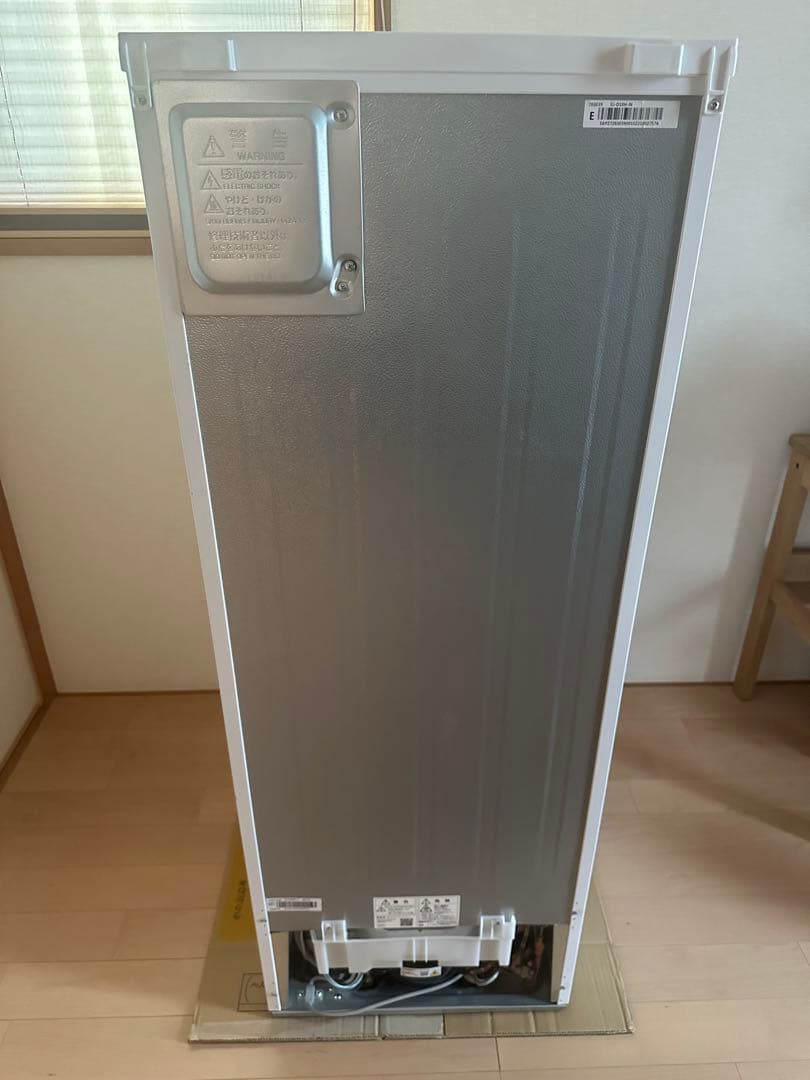 【めえ】SHARP 冷蔵庫 SJ-D18H-W 179L 2022年モデル