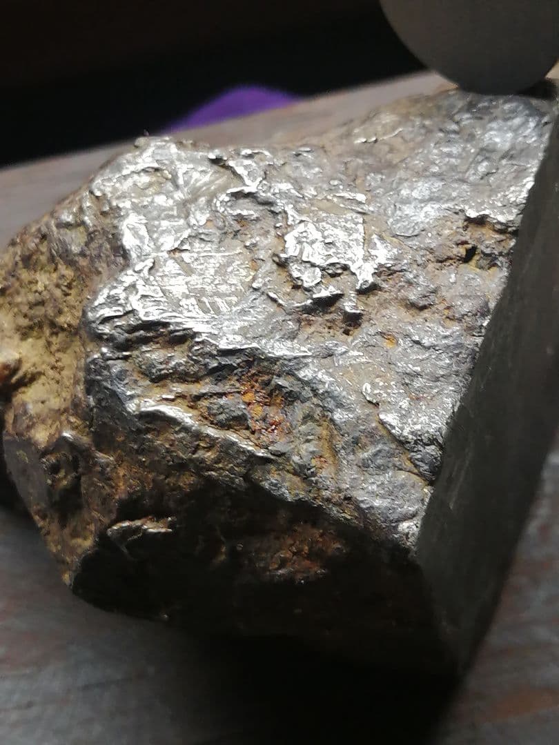 ★【Shoukai】『アルタイ隕石』鉄隕石　本物原石 818g　 隕石内部