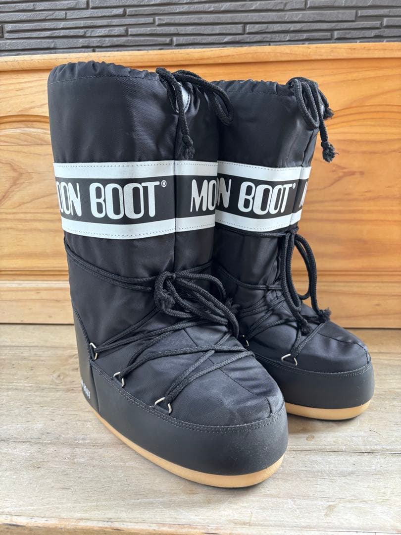 MOON BOOT ブラック スノーブーツ 女性用　ムーンブーツ　レディース