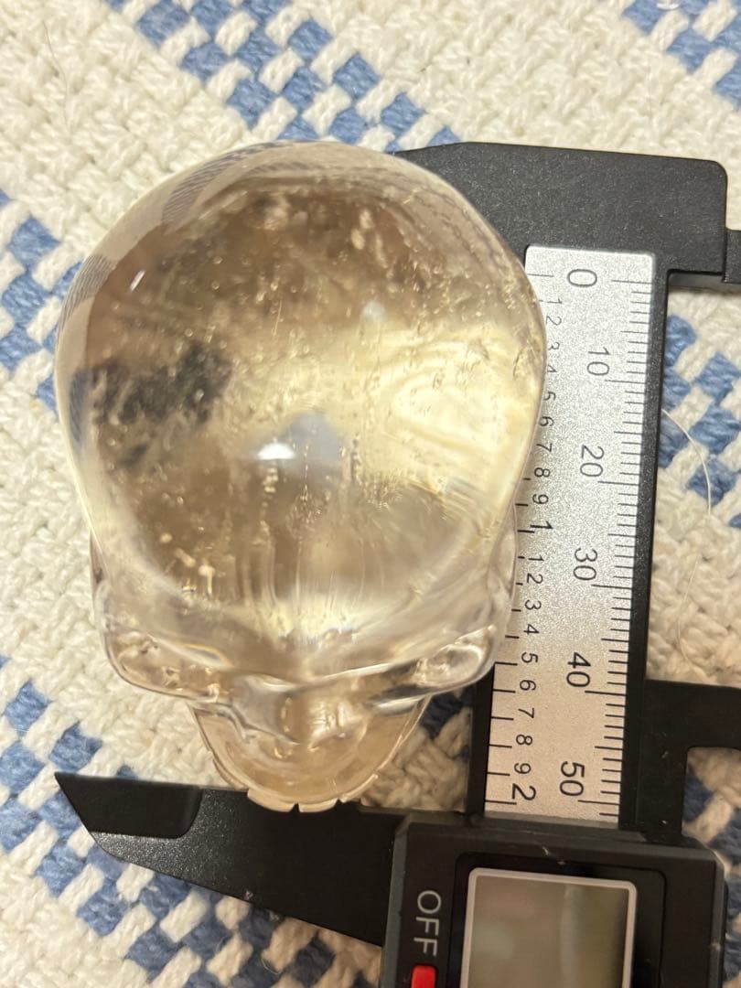 ブラジル　ミナスジェライス州　少しスモーキー　スカル　透明感　うるうる