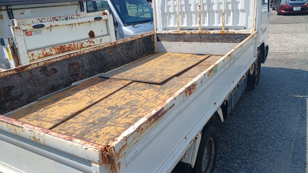 神戸発　アトラストラック1.5トン低床ロング　オートマ　ガソリン